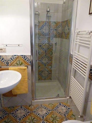 Bed and Breakfast Il Glicine Sul Golfo à Mondello Extérieur photo